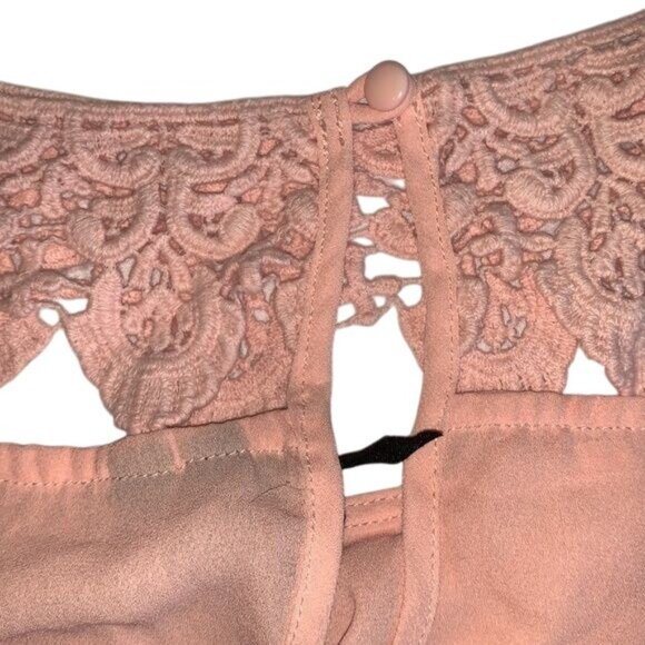 Pink Lace Accent Blouse With Keyhole Back & 3/4 Sleeves 1X Bellatrix - Picture 6 of 11